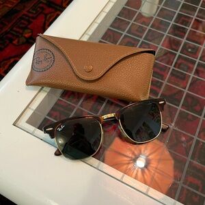 Ray-Ban Tortoise CLUBMASTER Sunglasses with Brown Case